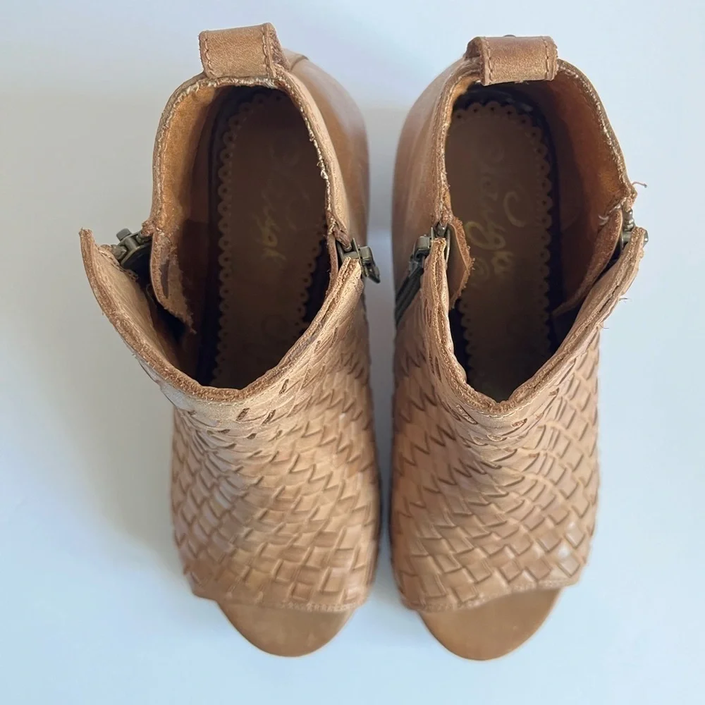 Naughty Monkey Brown Leather Woven Ankle Booties Size 6.5